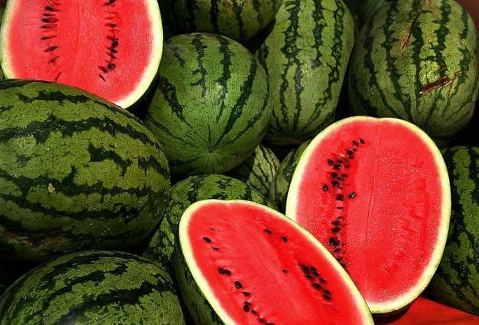 Varför drömmer om vattenmeloner? Titta på omständigheterna